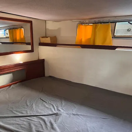 Place To In Les Pins アパート